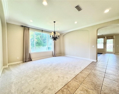 17 Pamela Way - Photo Thumbnail 3