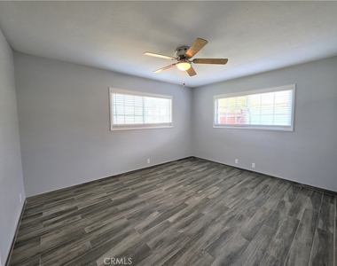 221 E Maple Street - Photo Thumbnail 12