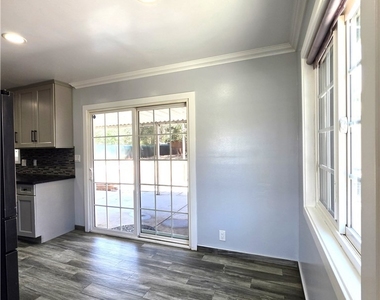221 E Maple Street - Photo Thumbnail 6
