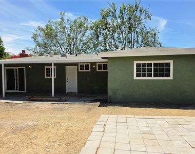 221 E Maple Street - Photo Thumbnail 18
