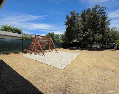 221 E Maple Street - Photo Thumbnail 19