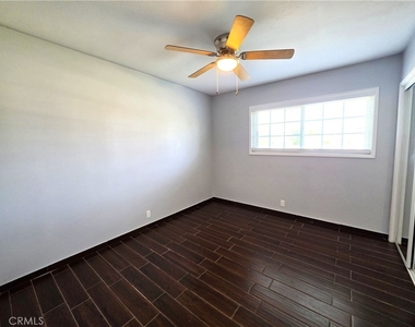 221 E Maple Street - Photo Thumbnail 7