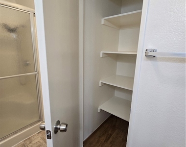 2510 Bridle Trail - Photo Thumbnail 21