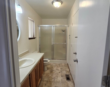 2510 Bridle Trail - Photo Thumbnail 22