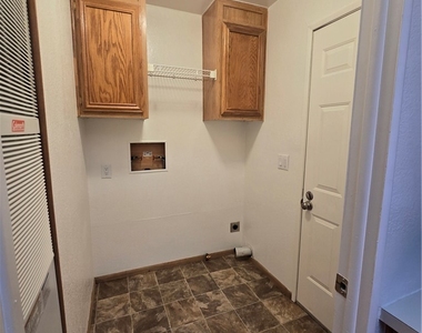 2510 Bridle Trail - Photo Thumbnail 18