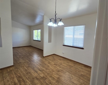 2510 Bridle Trail - Photo Thumbnail 14