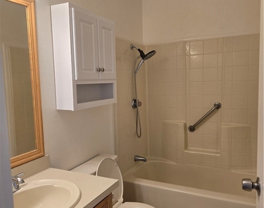2510 Bridle Trail - Photo Thumbnail 11
