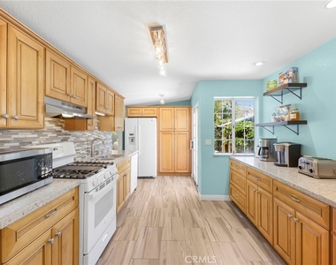 142 E Glaucus St - Photo Thumbnail 10