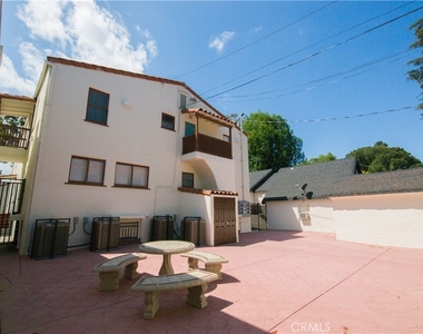 711 W 6th Street - Photo Thumbnail 18