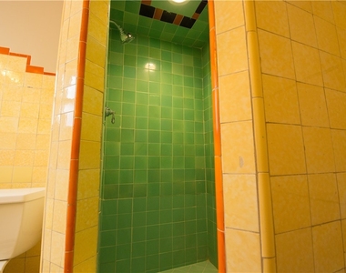 711 W 6th Street - Photo Thumbnail 11