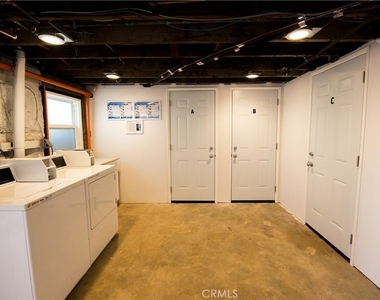 711 W 6th Street - Photo Thumbnail 20