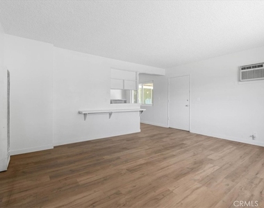 5351 Maitland Ave., Unit 3 Street - Photo Thumbnail 9