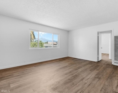 5351 Maitland Ave., Unit 3 Street - Photo Thumbnail 7