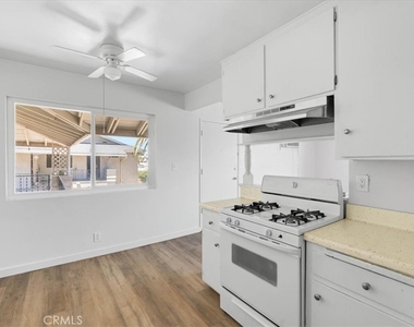5351 Maitland Ave., Unit 3 Street - Photo Thumbnail 13