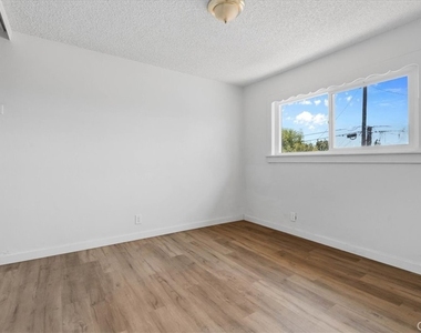 5351 Maitland Ave., Unit 3 Street - Photo Thumbnail 19