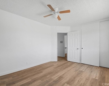 5351 Maitland Ave., Unit 3 Street - Photo Thumbnail 16