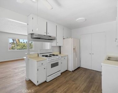 5351 Maitland Ave., Unit 3 Street - Photo Thumbnail 14