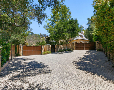 3911 Oeste Avenue - Photo Thumbnail 1