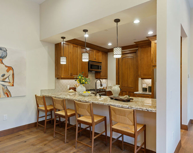 3911 Oeste Avenue - Photo Thumbnail 47