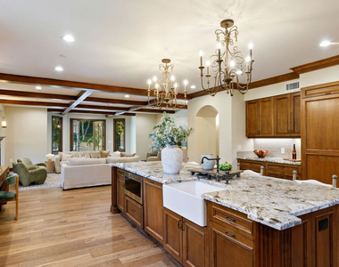 3911 Oeste Avenue - Photo Thumbnail 13