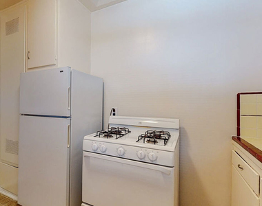 11284 Montana Avenue - Photo Thumbnail 5