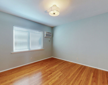 11284 Montana Avenue - Photo Thumbnail 6