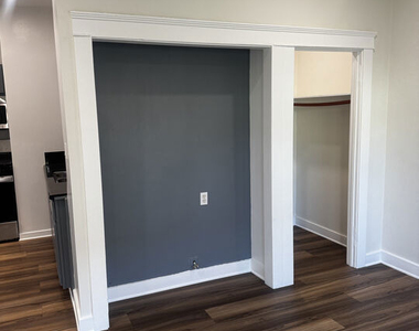5347 Monroe Street - Photo Thumbnail 7