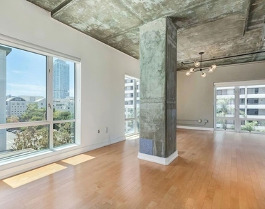 645 W 9th Street - Photo Thumbnail 16