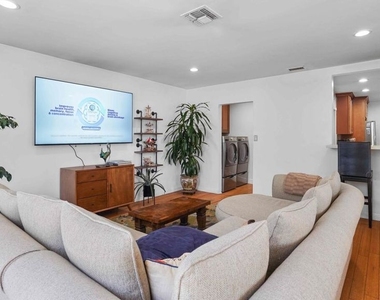 3801 Sutro Avenue - Photo Thumbnail 23
