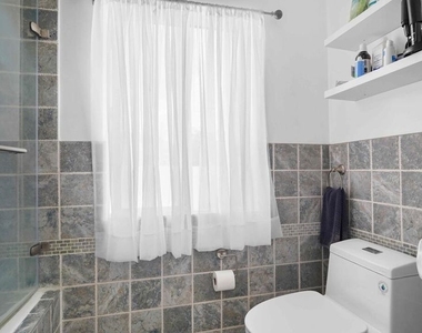3801 Sutro Avenue - Photo Thumbnail 21