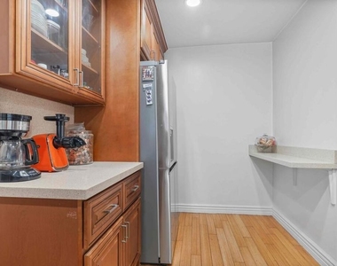 3801 Sutro Avenue - Photo Thumbnail 16