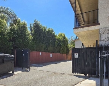 2219 Crenshaw Boulevard - Photo Thumbnail 17