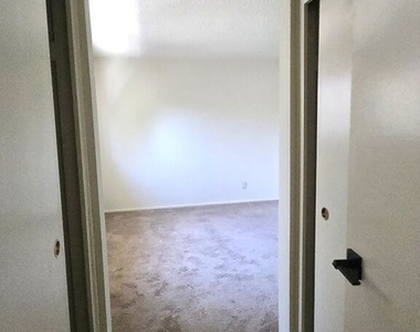 2219 Crenshaw Boulevard - Photo Thumbnail 12