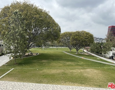 505 N San Vicente Boulevard - Photo Thumbnail 18