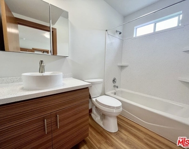 505 N San Vicente Boulevard - Photo Thumbnail 8