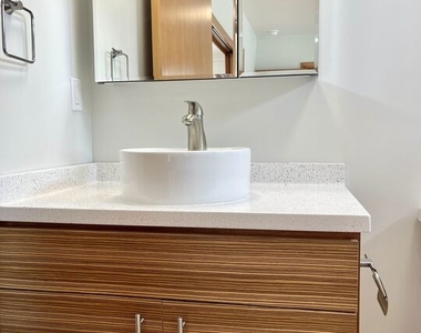 505 N San Vicente Boulevard - Photo Thumbnail 9