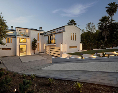 16838 Oak View Drive - Photo Thumbnail 1