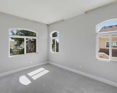 7130 Calabria Ct - Photo Thumbnail 52