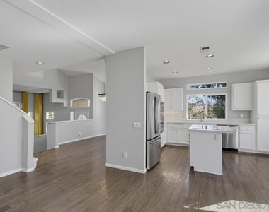7130 Calabria Ct - Photo Thumbnail 25