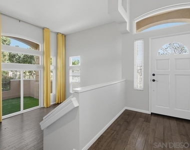 7130 Calabria Ct - Photo Thumbnail 12