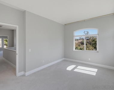 7130 Calabria Ct - Photo Thumbnail 53