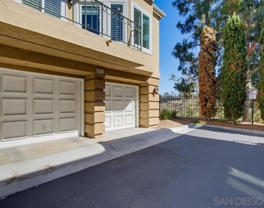 7130 Calabria Ct - Photo Thumbnail 9