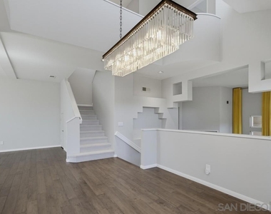 7130 Calabria Ct - Photo Thumbnail 17