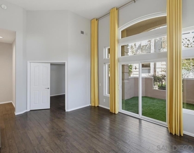 7130 Calabria Ct - Photo Thumbnail 13