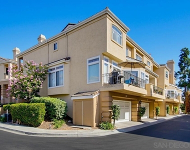 7130 Calabria Ct - Photo Thumbnail 2
