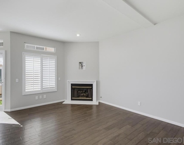 7130 Calabria Ct - Photo Thumbnail 27