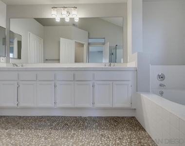 7130 Calabria Ct - Photo Thumbnail 46
