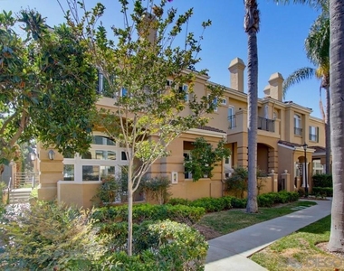 7130 Calabria Ct - Photo Thumbnail 6