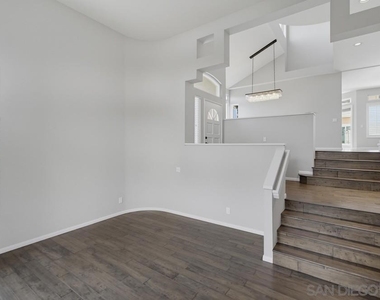7130 Calabria Ct - Photo Thumbnail 11