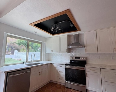 2735 Waterbury Way - Photo Thumbnail 8